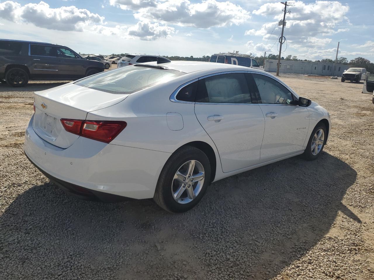 2024 Chevrolet Malibu Ls - Image 3