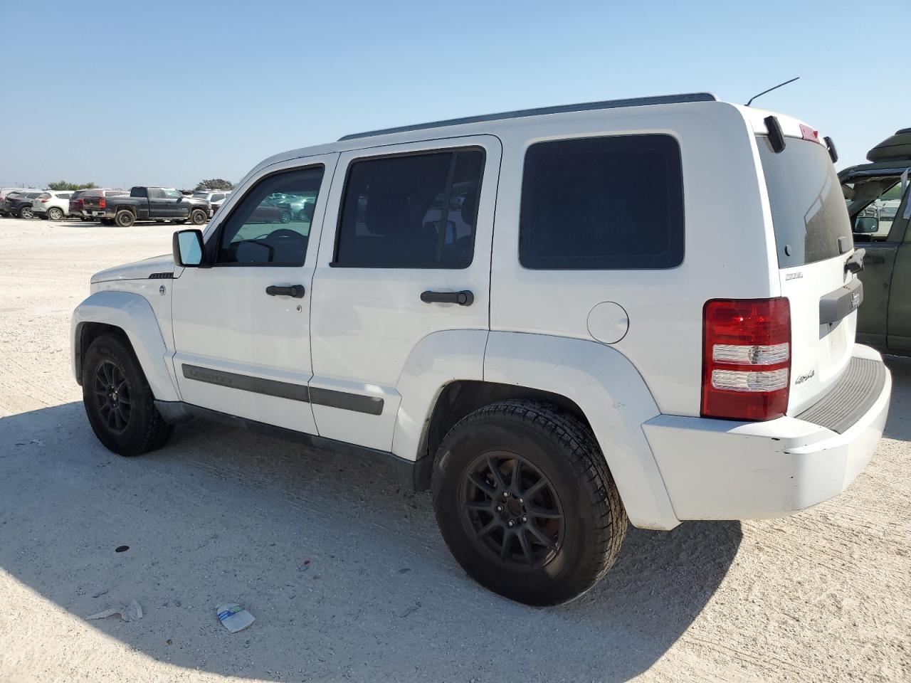 2011 Jeep Liberty Sport - Фото 2