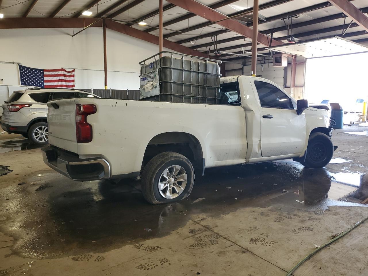 2020 Chevrolet Silverado C1500 - Фото 3