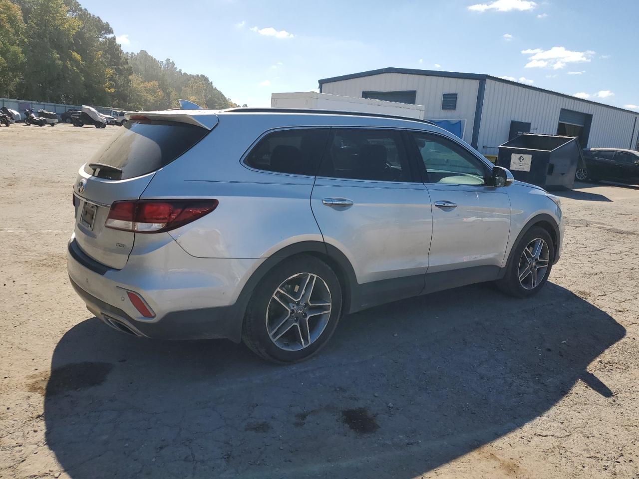 2017 Hyundai Santa Fe Se Ultimate - Image 3