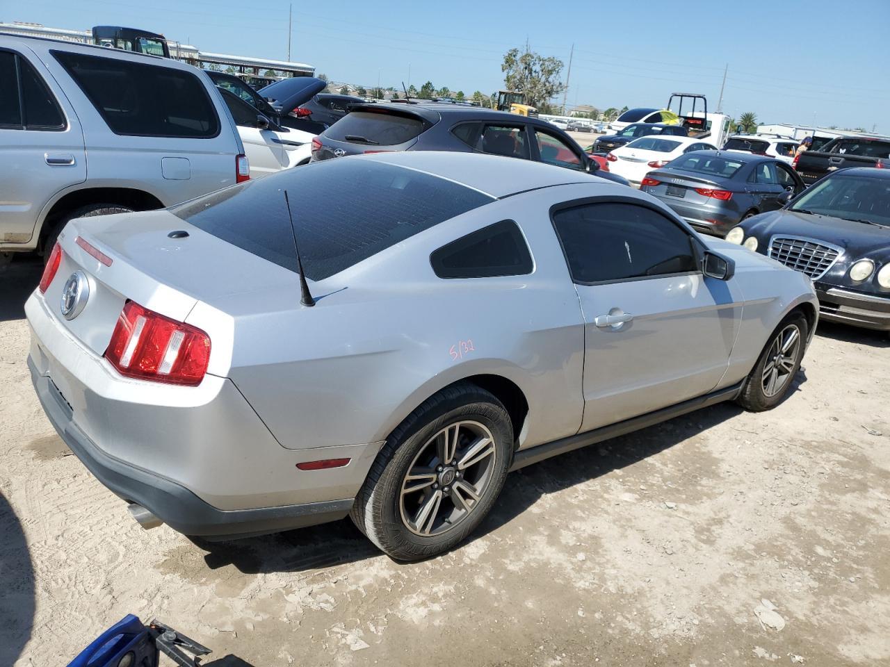 2012 Ford Mustang - Фото 3
