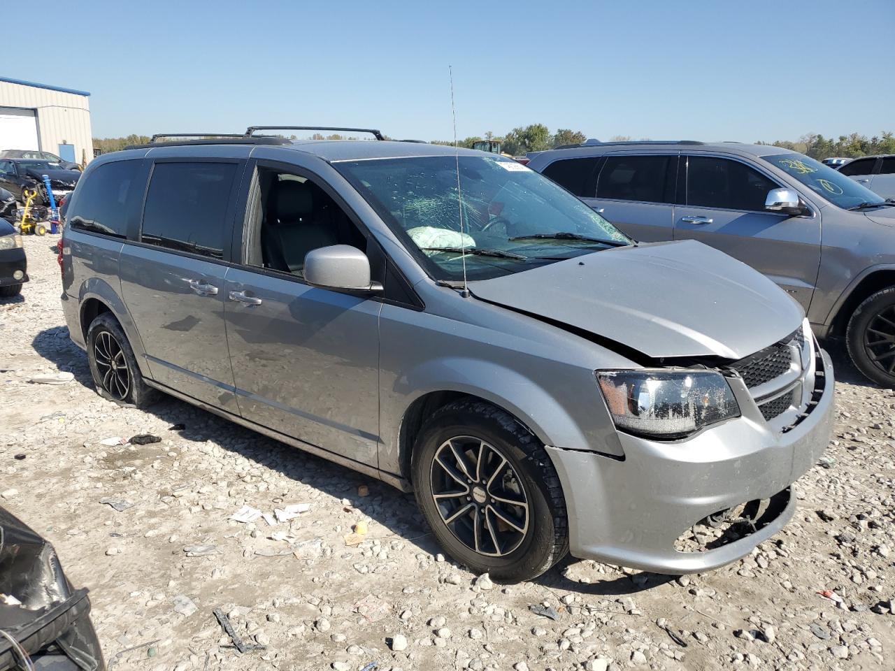2018 Dodge Grand Caravan Gt - Image 4