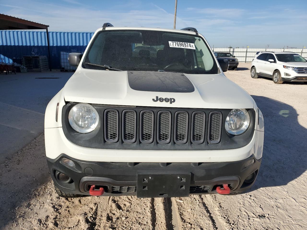 2016 Jeep Renegade Trailhawk - Image 5