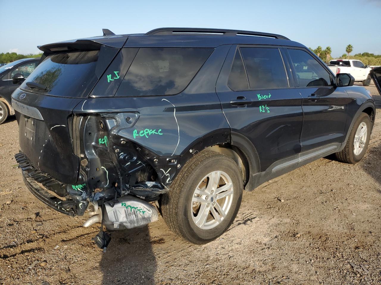 2023 Ford Explorer Xlt Xlt - Image 3