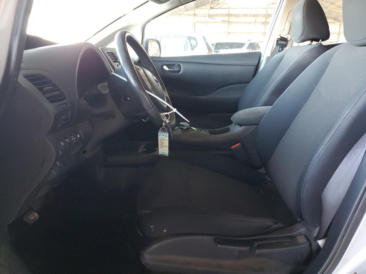 2015 Nissan Leaf S - Фото 7