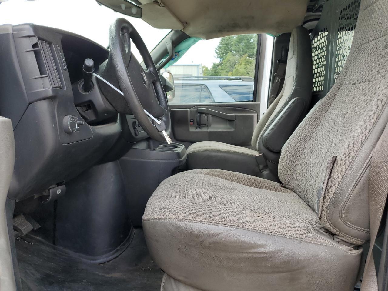 2017 GMC Savana G2500 - Фото 7