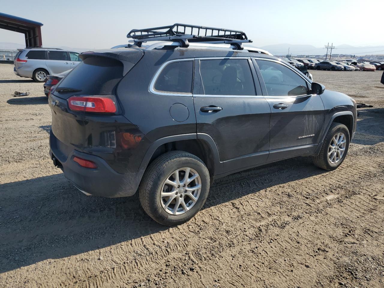 2016 Jeep Cherokee Latitude - Image 3