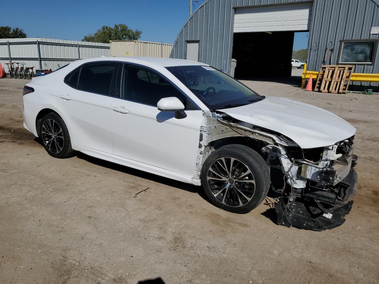 2019 Toyota Camry L - Image 4