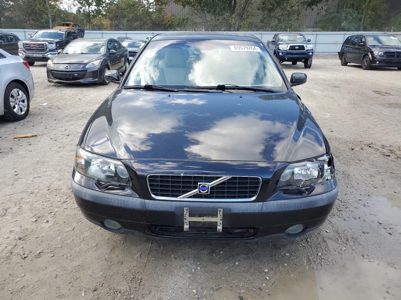 2004 Volvo S60 2.5T - Image 5