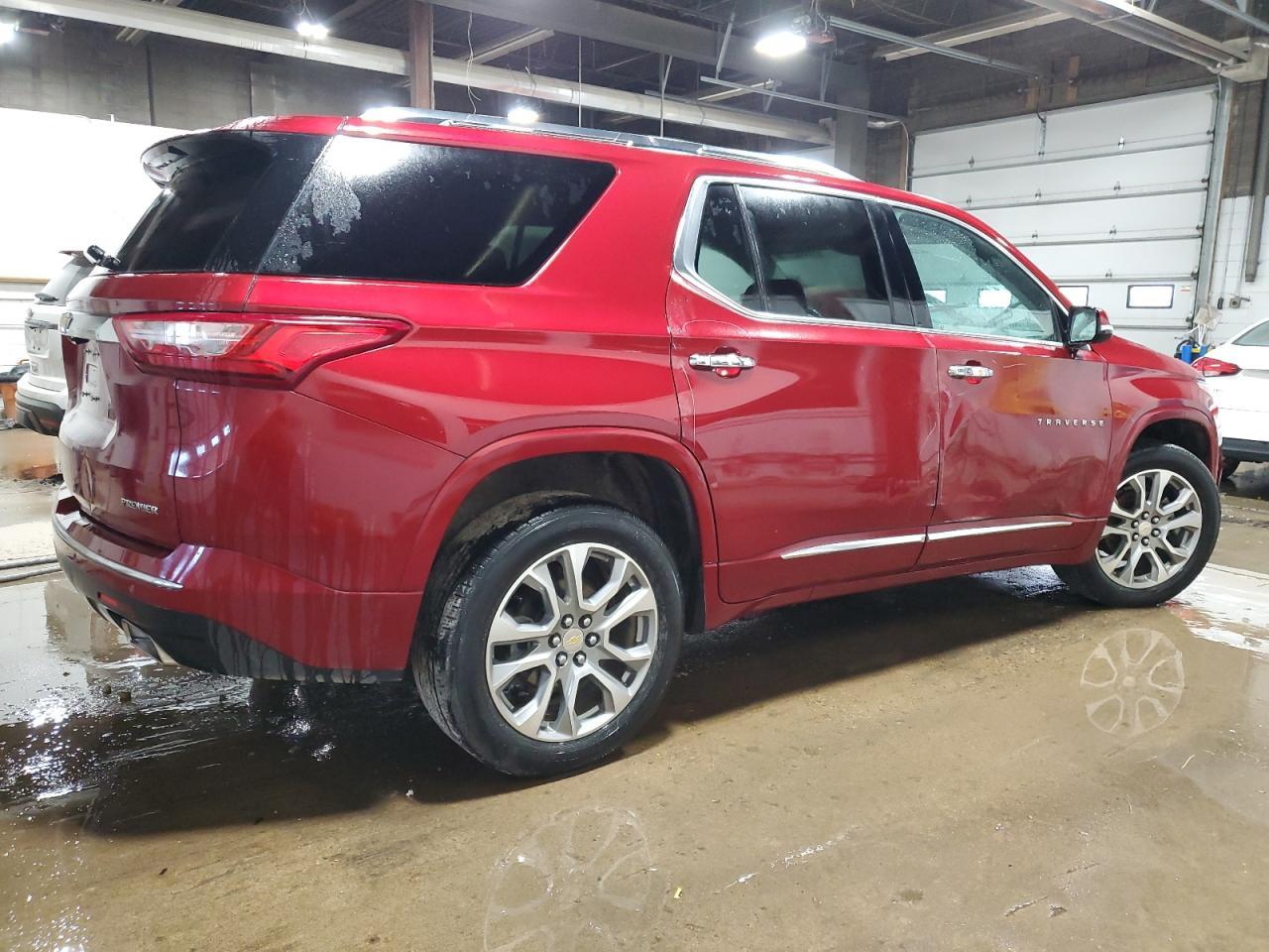 2020 Chevrolet Traverse Premier - Image 3
