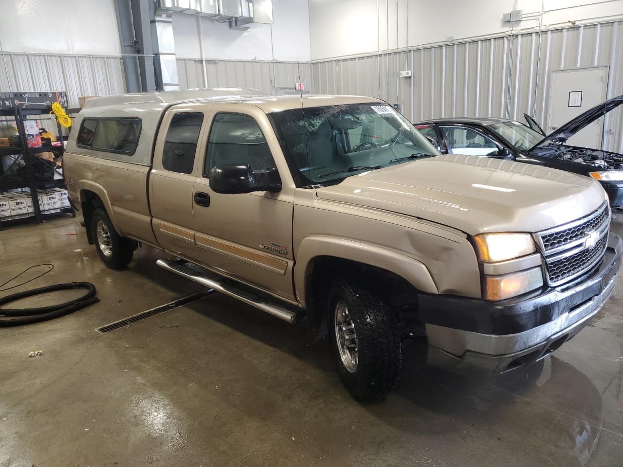 2005 Chevrolet Silverado K2500 Heavy Duty - Image 4