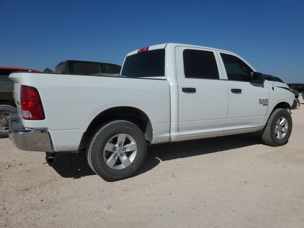 2023 Ram 1500 Classic Slt - Фото 3