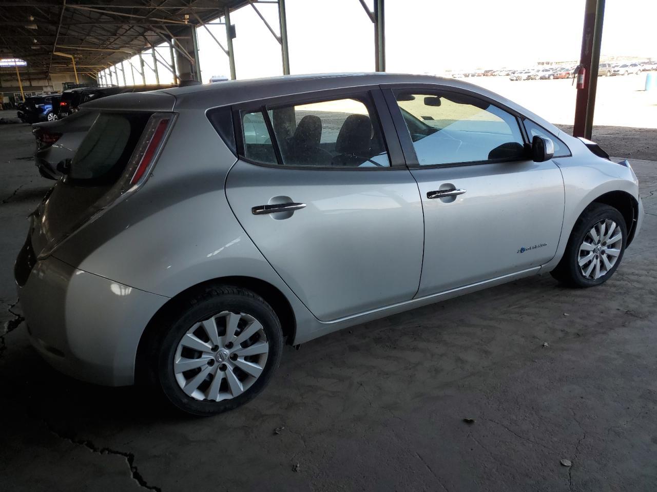 2015 Nissan Leaf S - Фото 3
