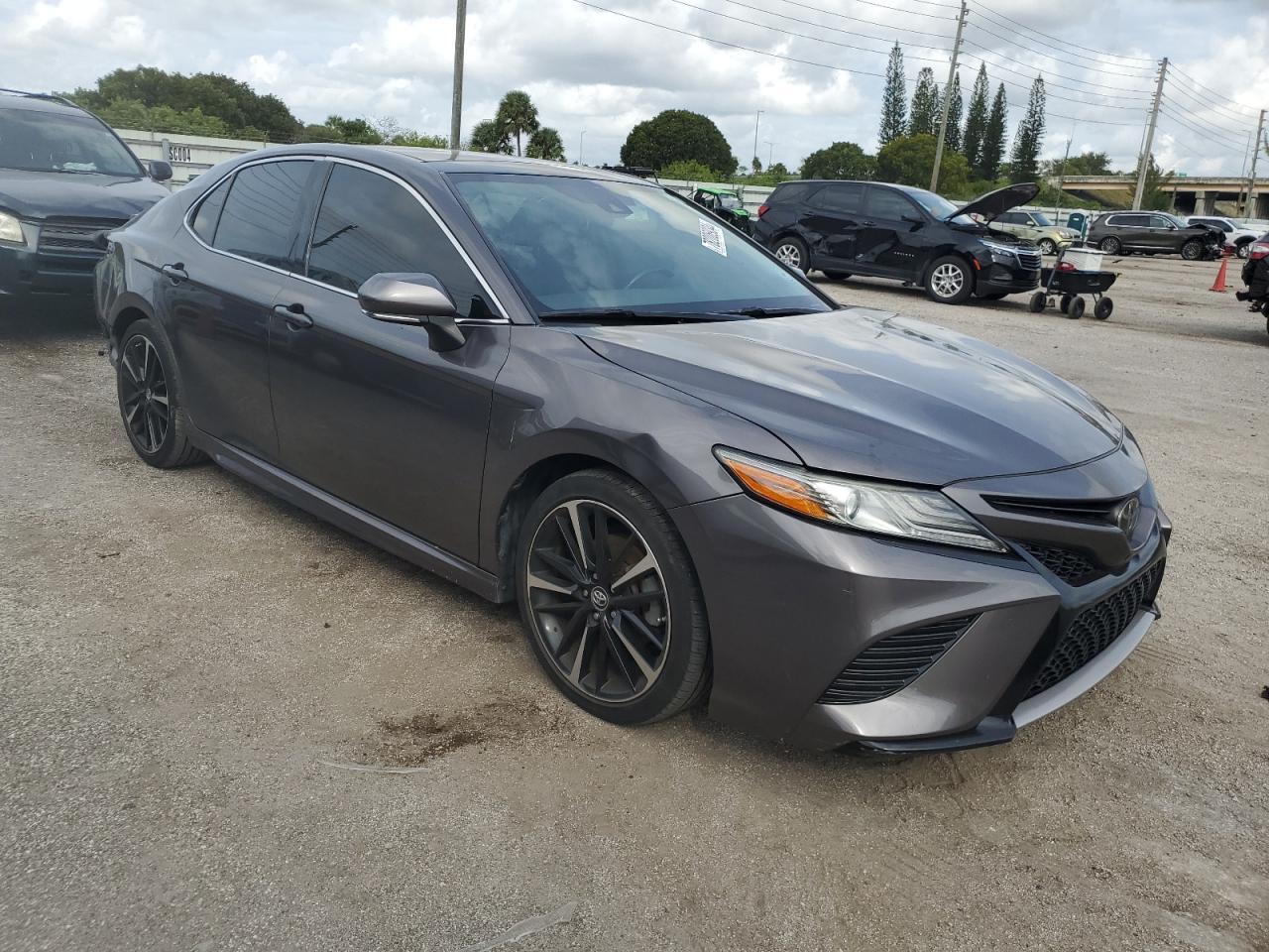 2019 Toyota Camry Xse - Фото 4