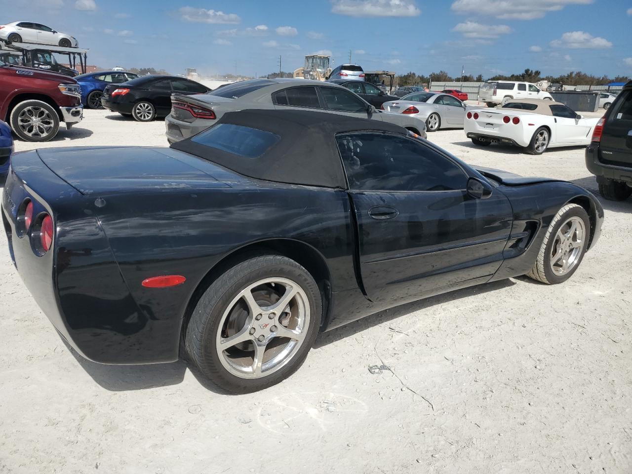 2004 Chevrolet Corvette - Фото 3