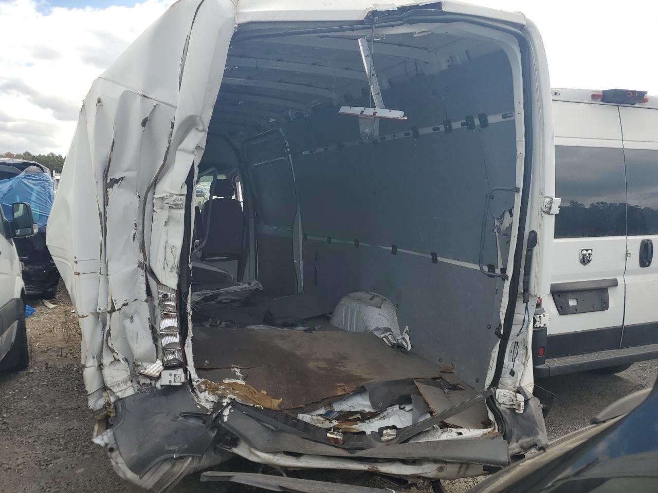 2016 Mercedes-Benz Sprinter 2500 - Фото 6