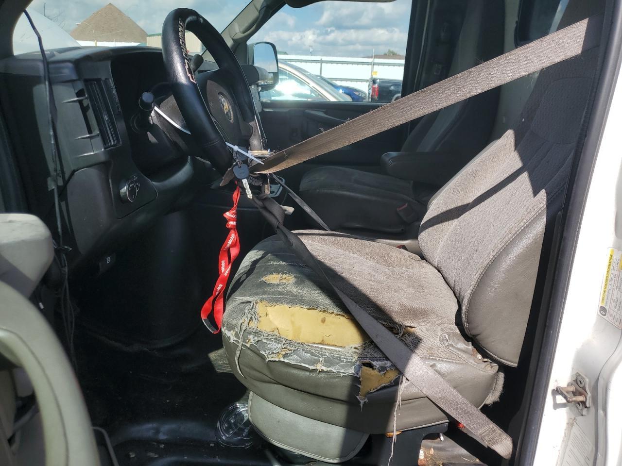 2012 Chevrolet Express G1500 - Image 7