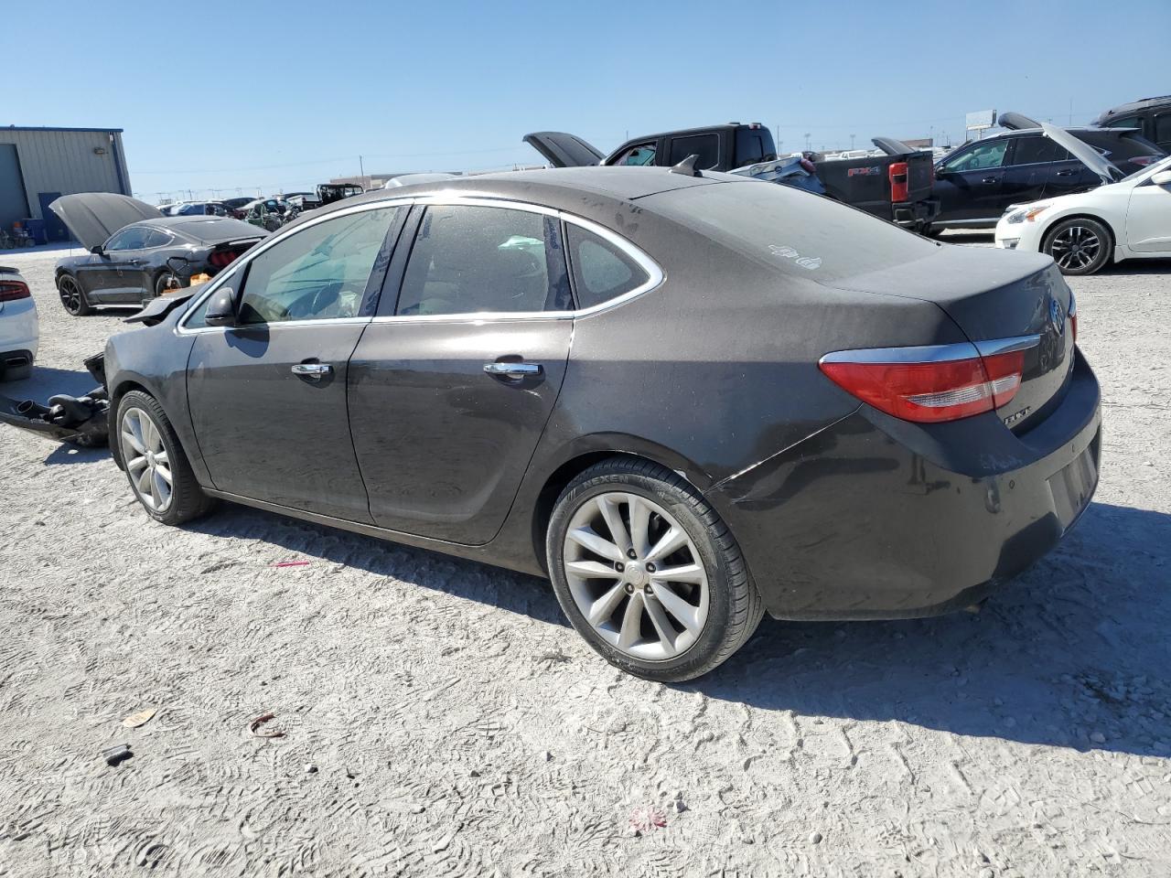 2012 Buick Verano Convenience - Фото 2