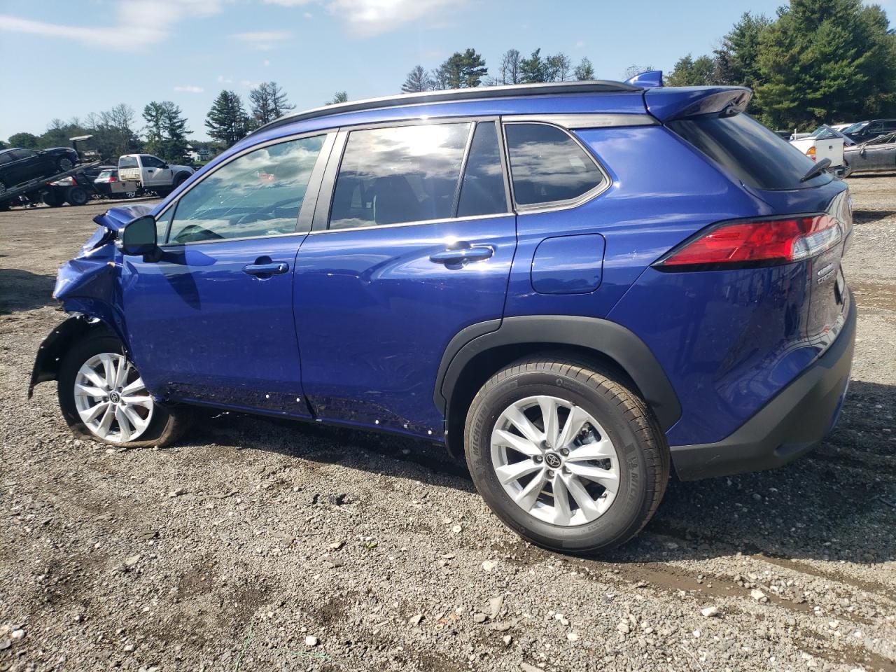 2024 Toyota Corolla Cross Le - Фото 2