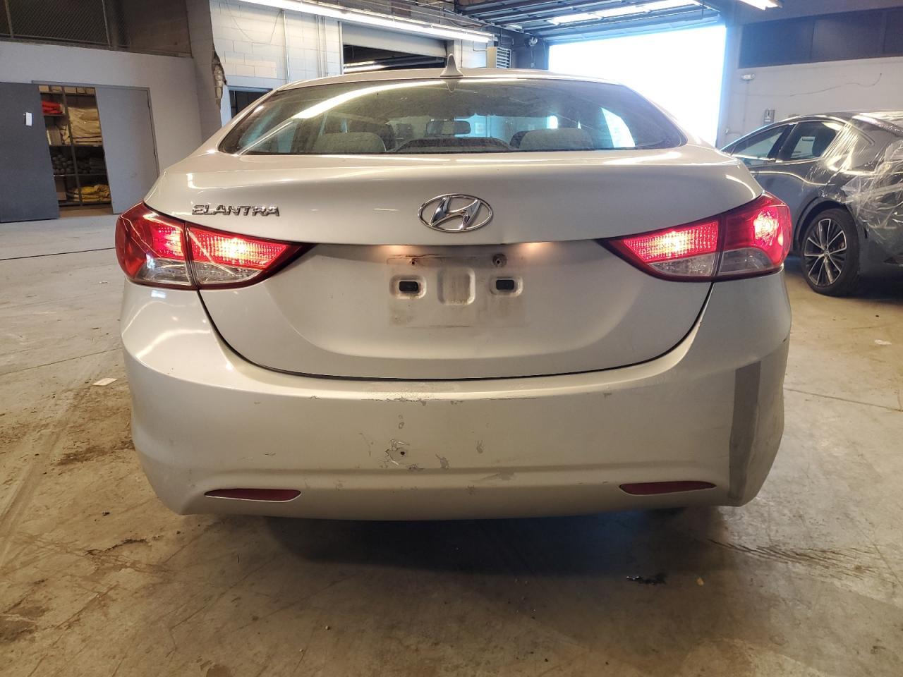 2012 Hyundai Elantra Gls - Image 6