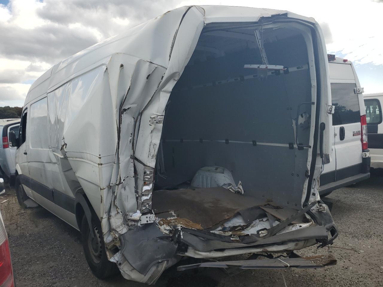 2016 Mercedes-Benz Sprinter 2500 - Фото 2