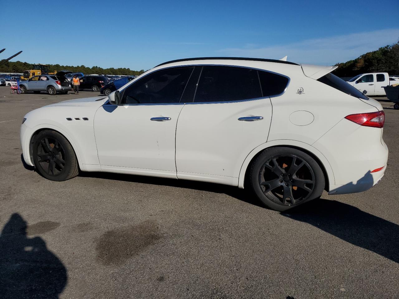 2017 Maserati Levante Sport - Фото 2