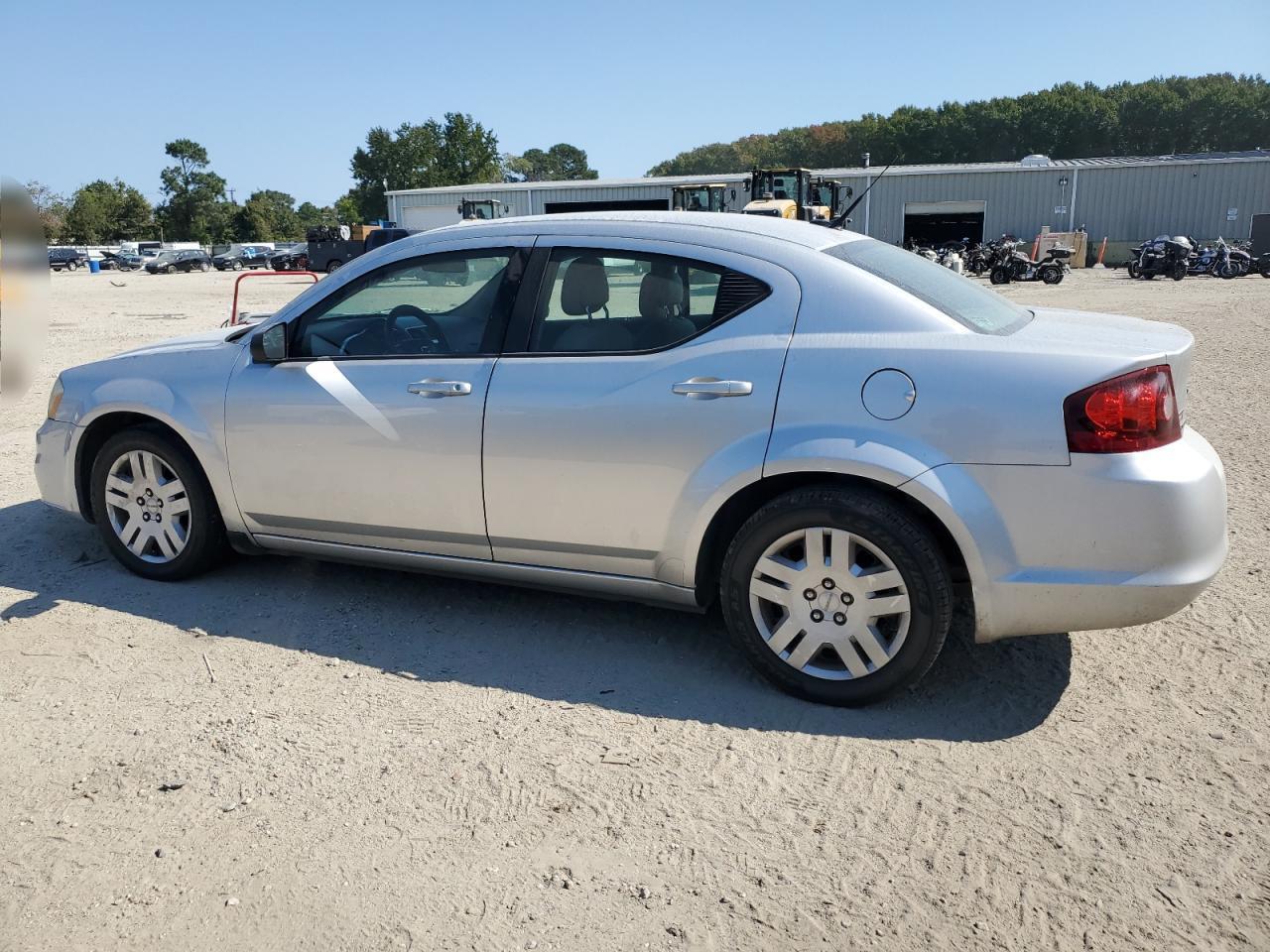 2011 Dodge Avenger Express - Фото 2