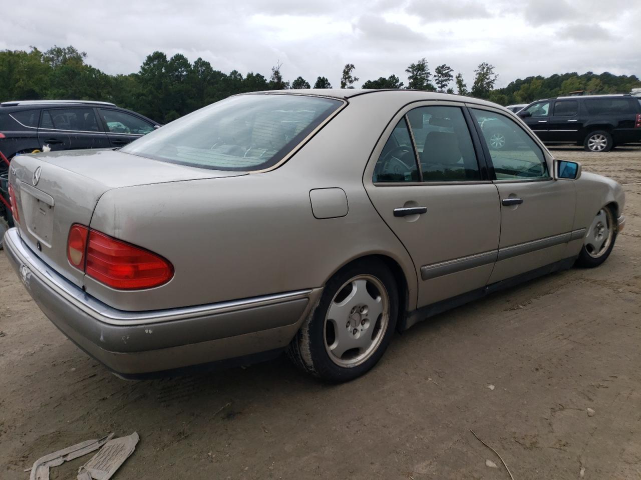 1997 Mercedes-Benz E 420 - Image 3