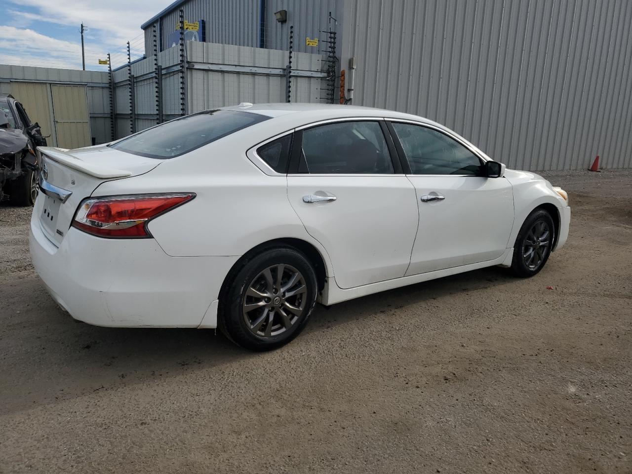 2015 Nissan Altima 2.5 - Фото 3