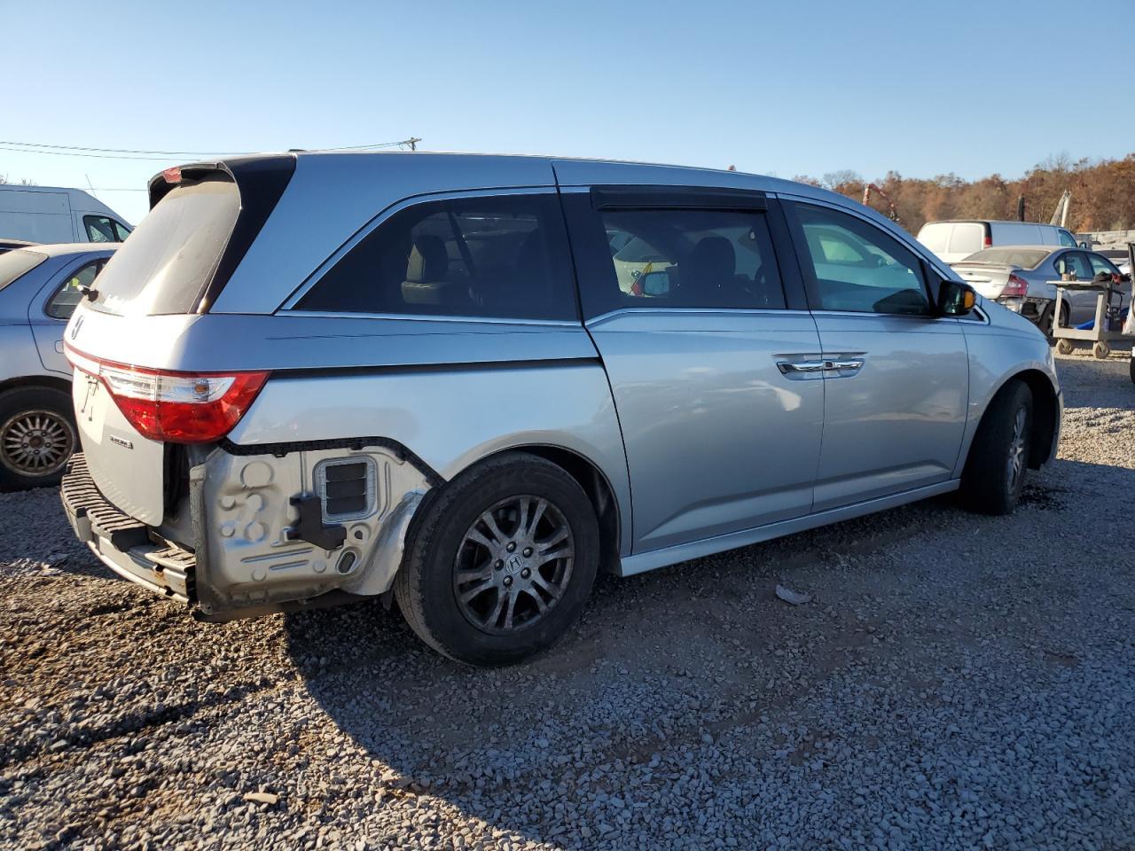 2012 Honda Odyssey Touring - Фото 3