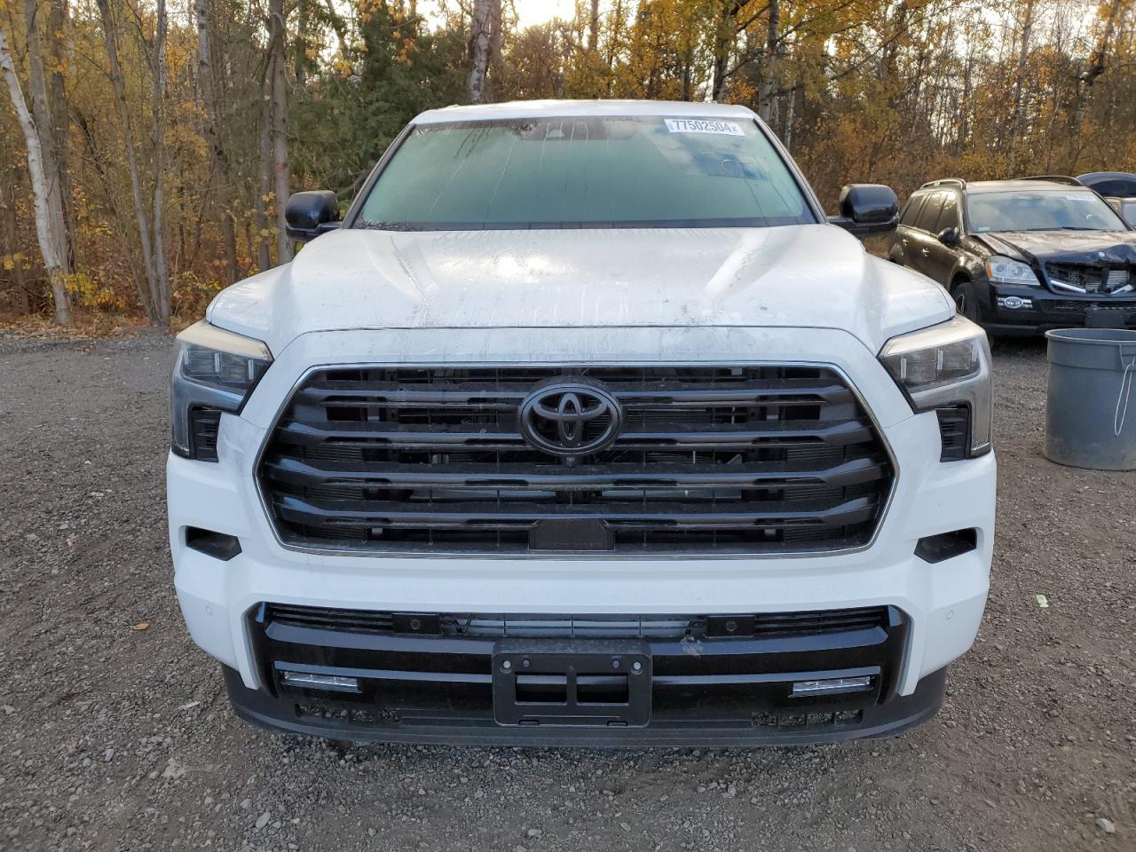 2024 Toyota Sequoia Sr - Фото 5