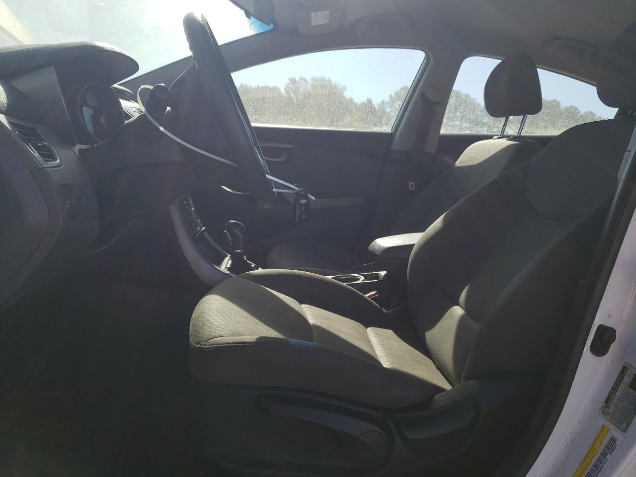 2016 Hyundai Elantra Se - Фото 7