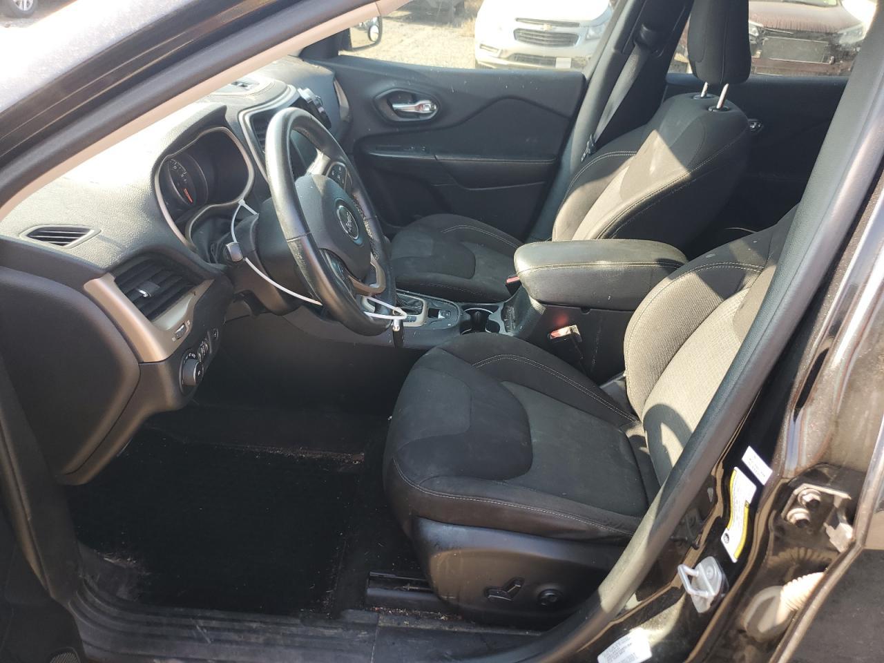 2016 Jeep Cherokee Latitude - Image 7