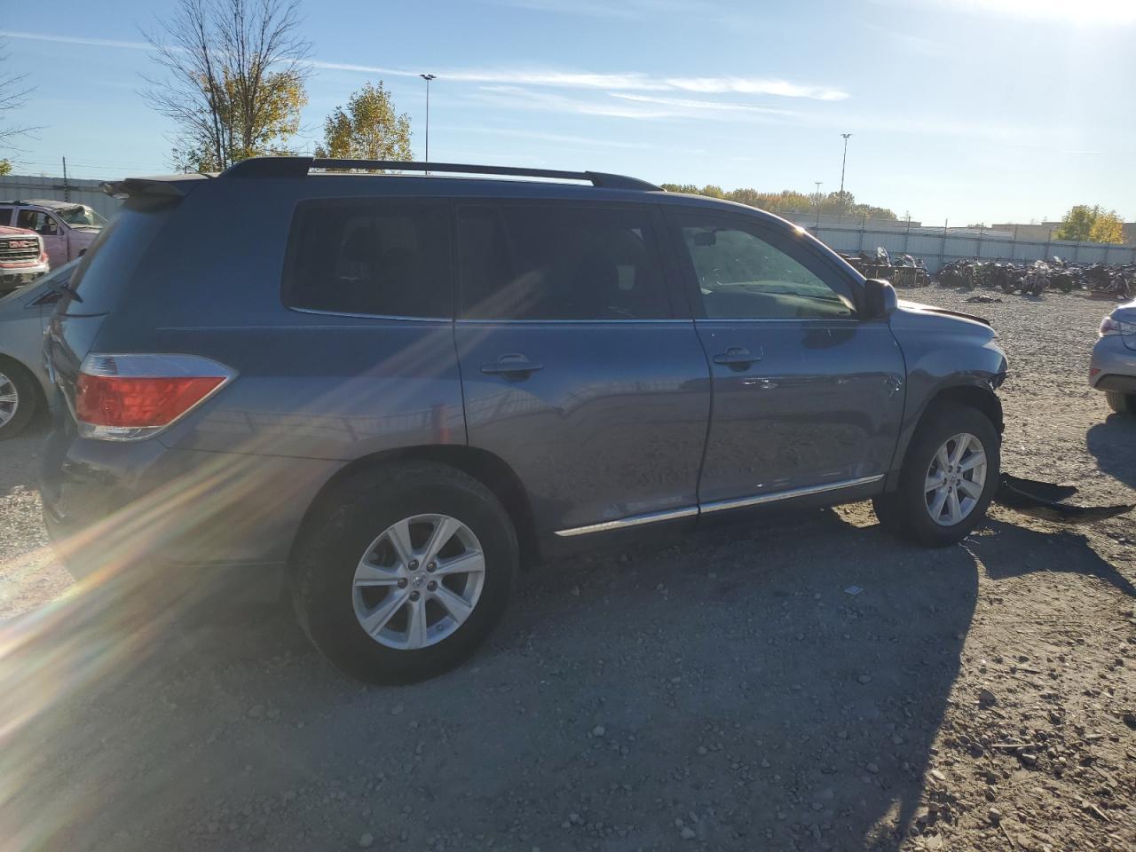 2013 Toyota Highlander Base - Image 3