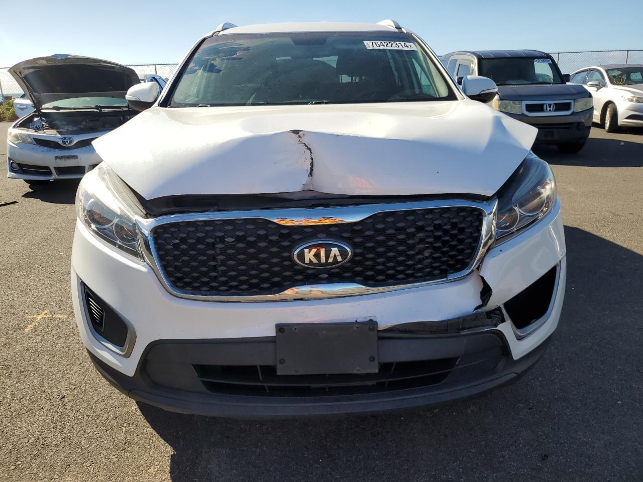2018 Kia Sorento Lx - Image 5