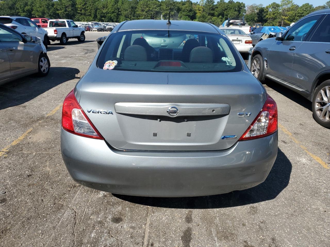 2012 Nissan Versa S - Фото 6
