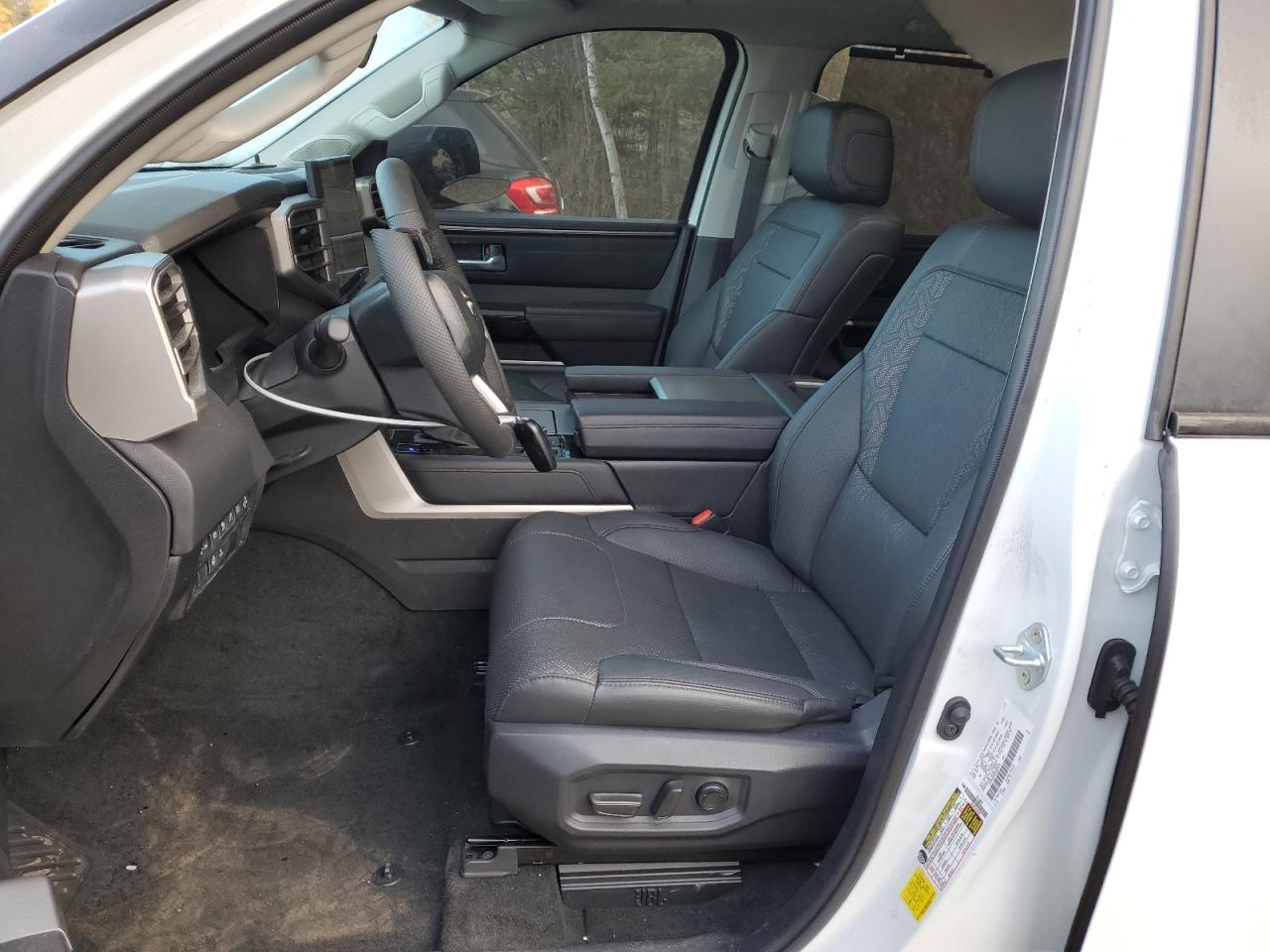 2024 Toyota Sequoia Sr - Фото 7