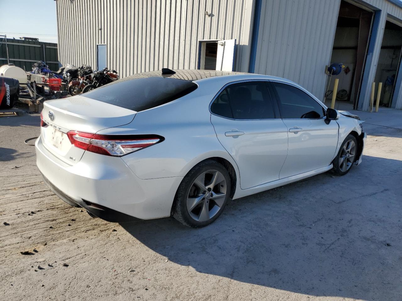 2018 Toyota Camry L - Фото 3