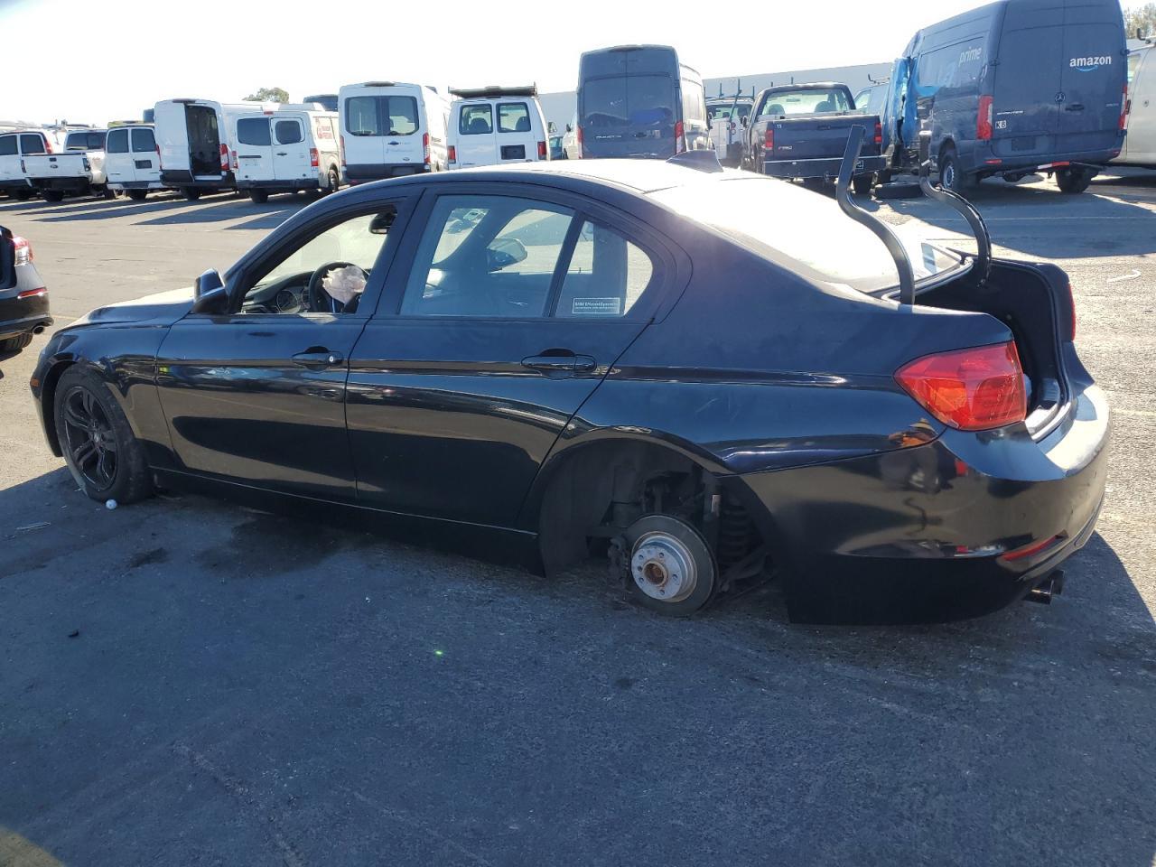 2013 BMW 328 I - Фото 2