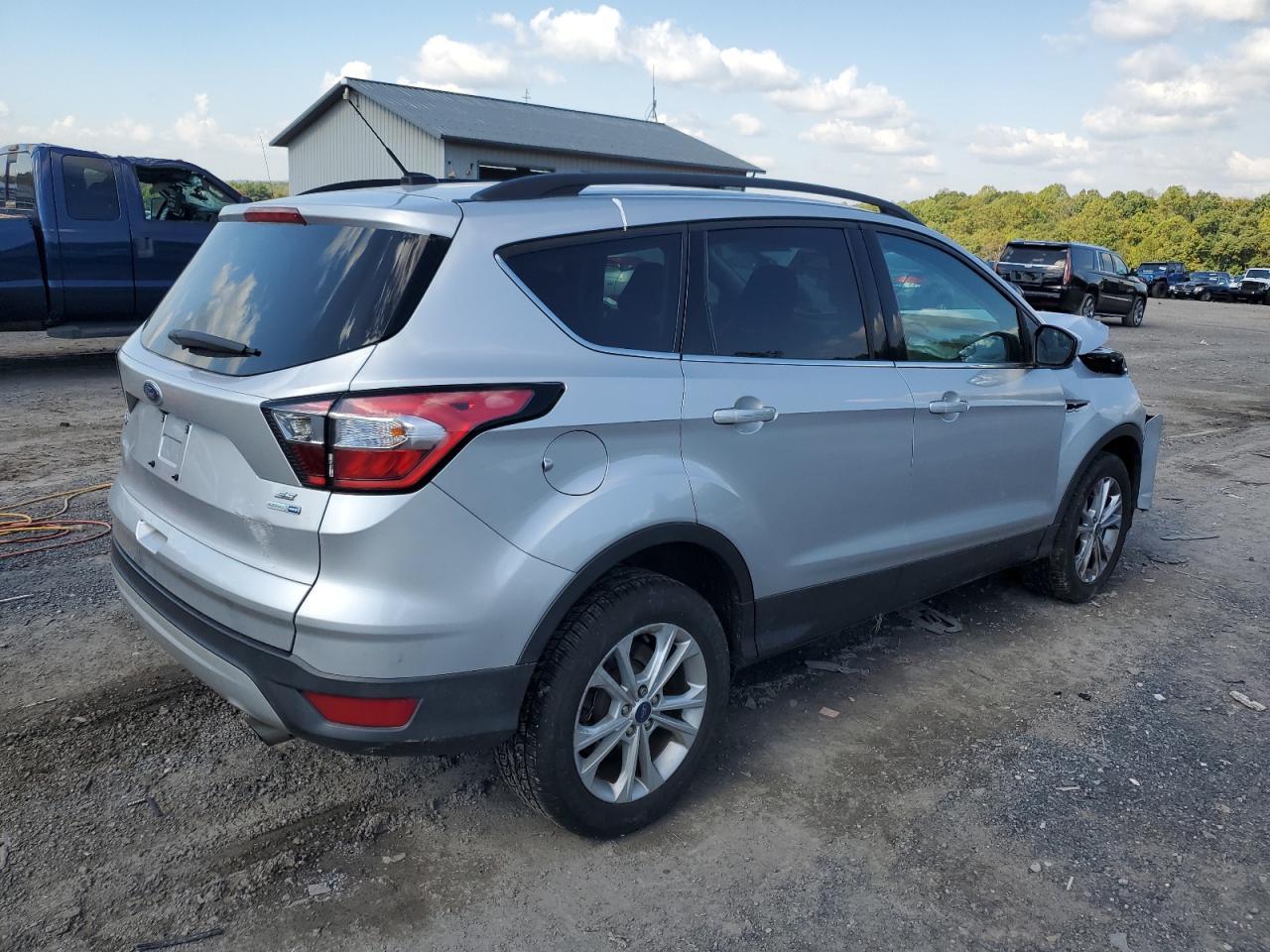 2018 Ford Escape Se - Фото 3