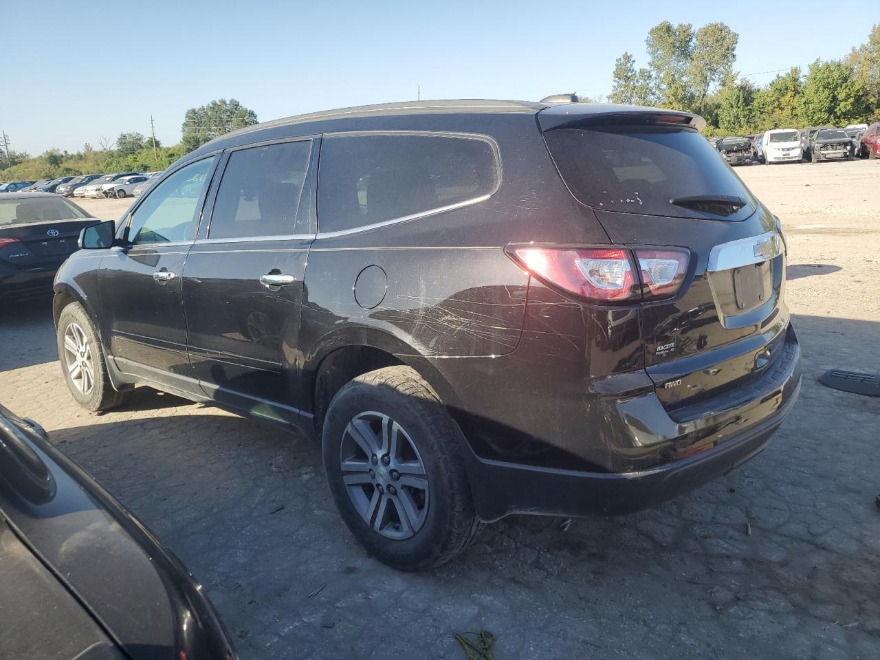 2016 Chevrolet Traverse Lt - Image 2