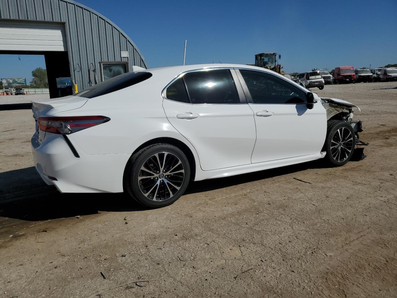 2019 Toyota Camry L - Image 3