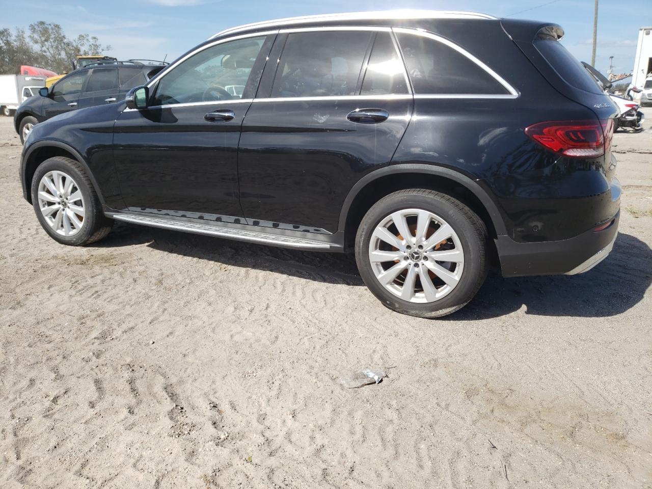 2020 Mercedes-Benz Glc 300 - Image 2