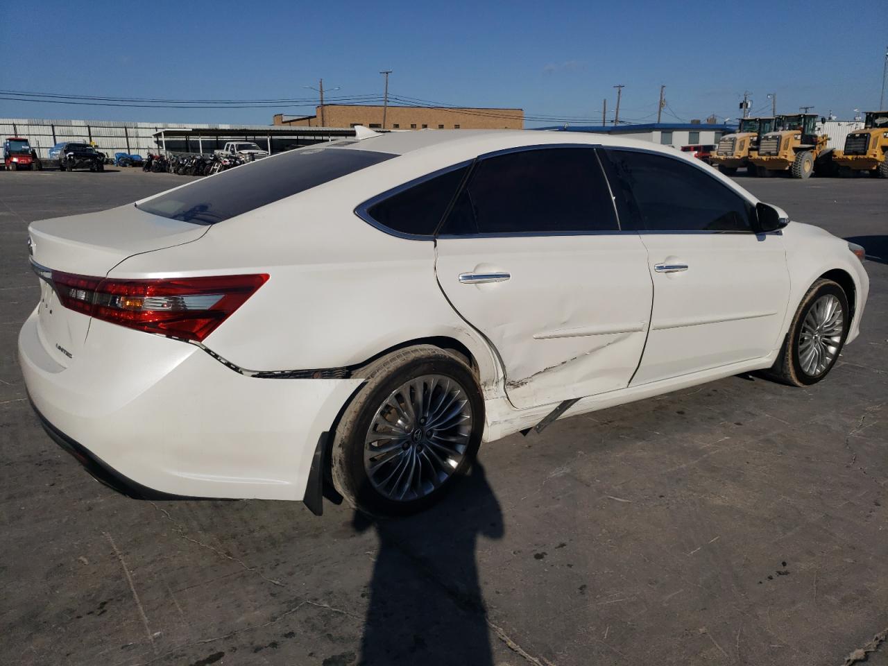 2016 Toyota Avalon Xle - Image 3
