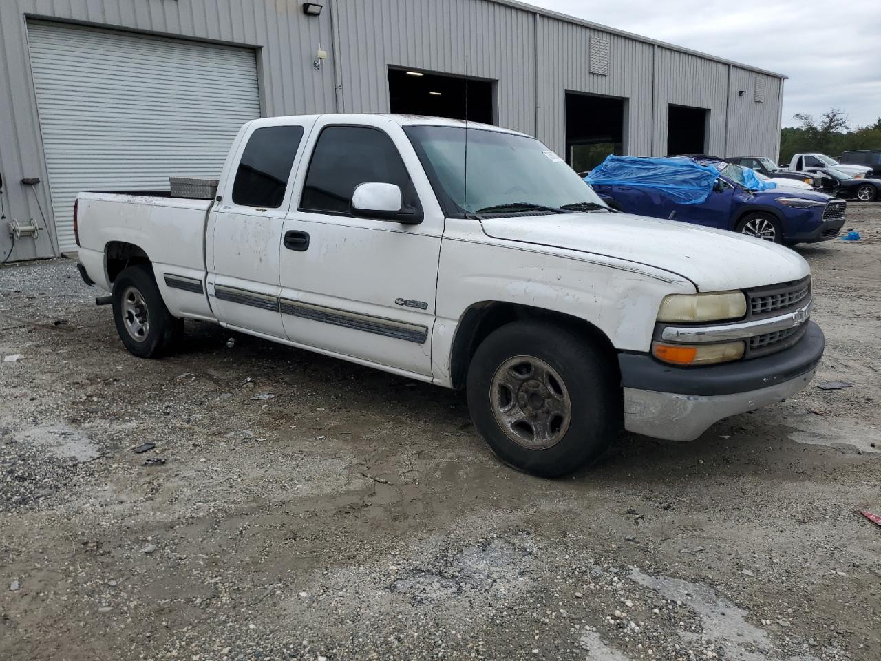2000 Chevrolet Silverado C1500 - Image 4