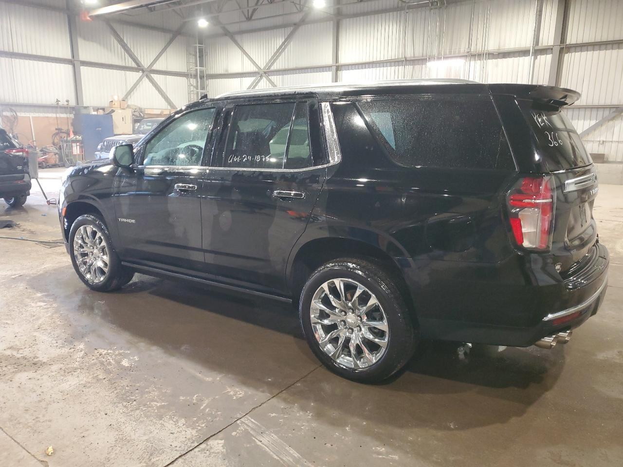 2022 Chevrolet Tahoe K1500 Premier - Фото 2