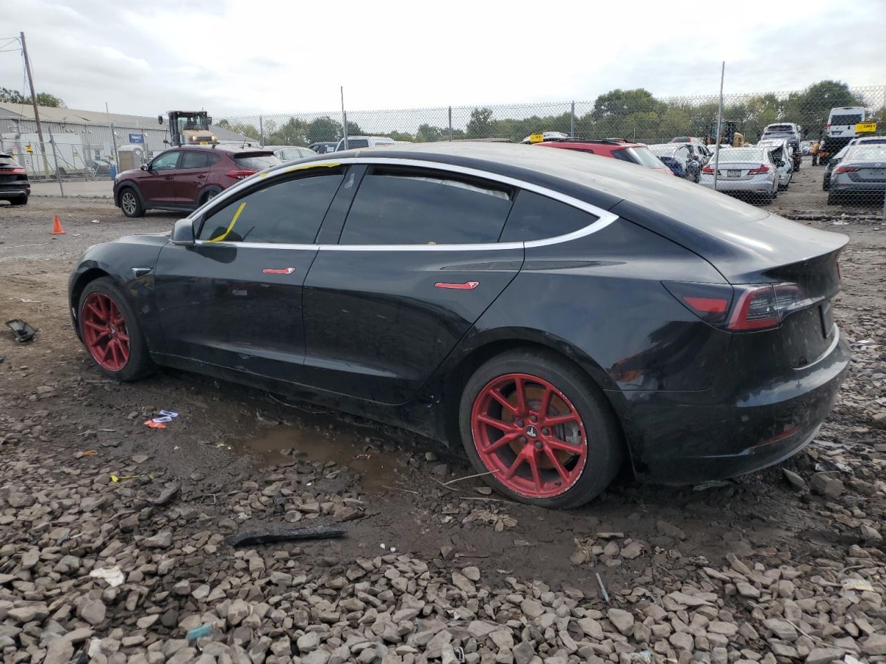 2019 Tesla Model 3 - Image 2