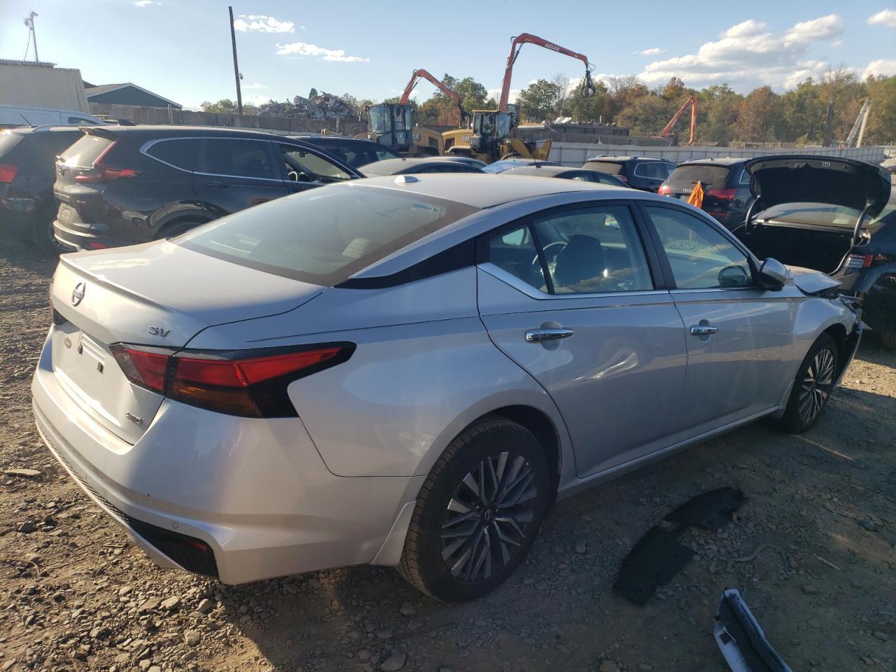 2024 Nissan Altima Sv - Image 3