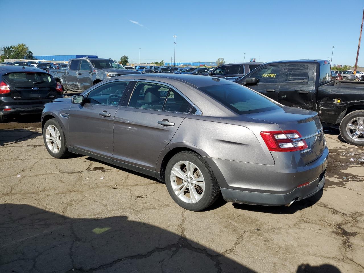 2013 Ford Taurus Sel - Image 2