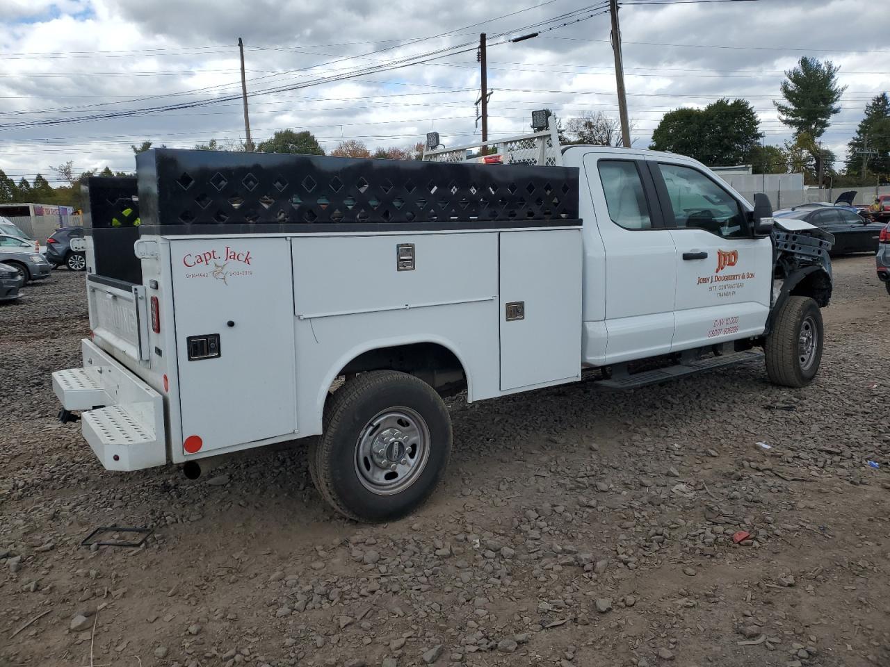 2023 Ford F250 Super Duty - Image 3